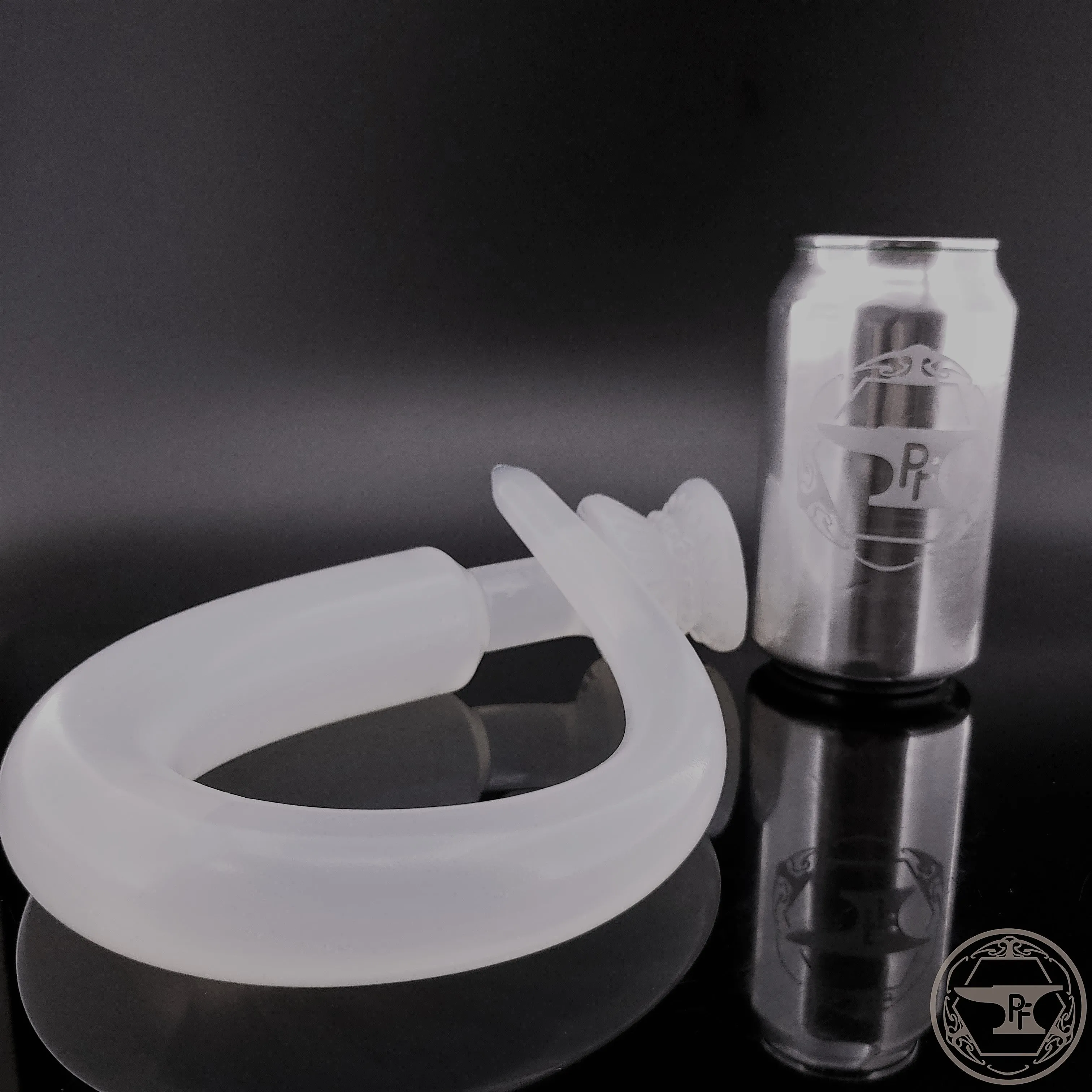 *|5/15|* Wizard's Wand. Soft 00-30 Firmness. White Drips over Black. 6256