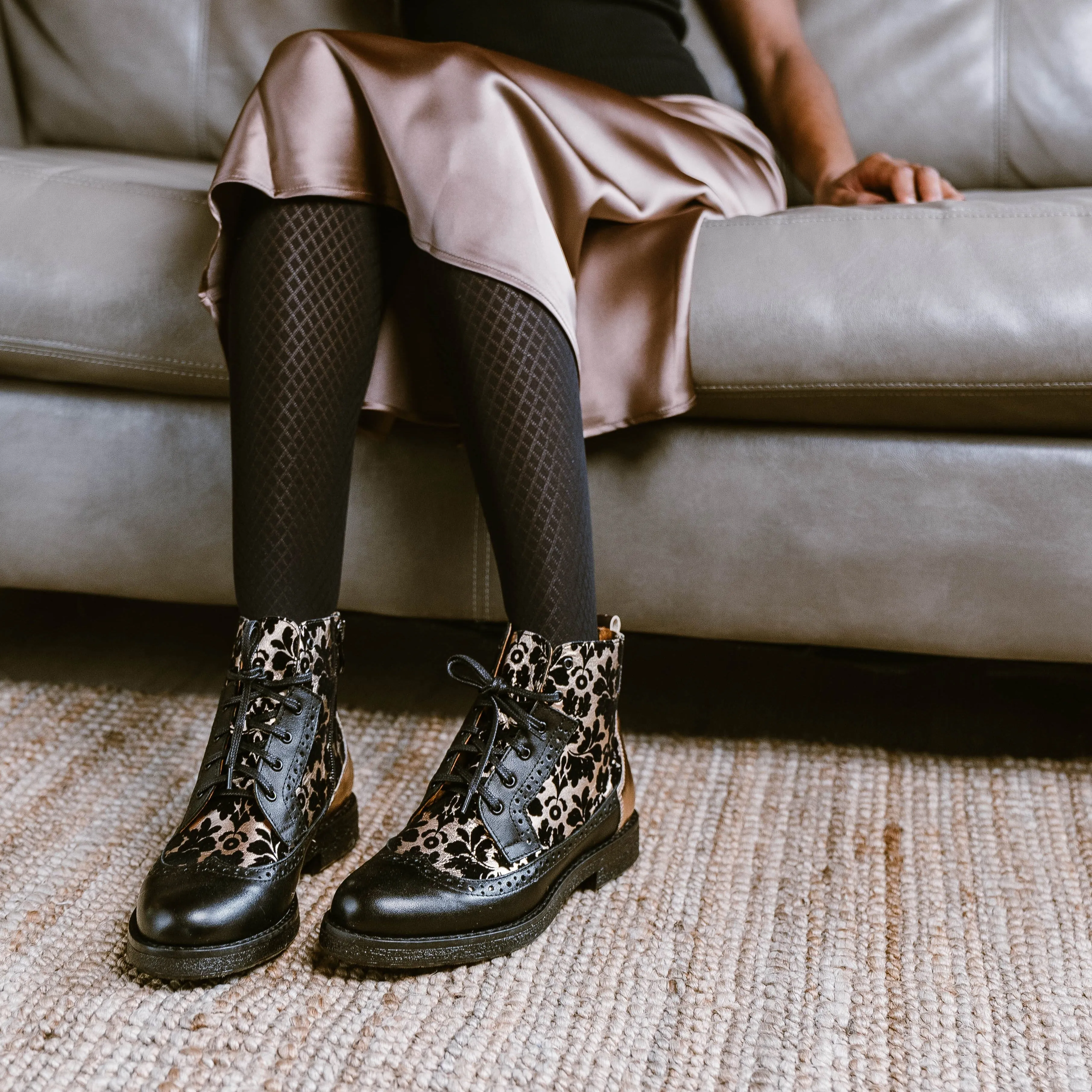 Hatter - Black & Rose Gold